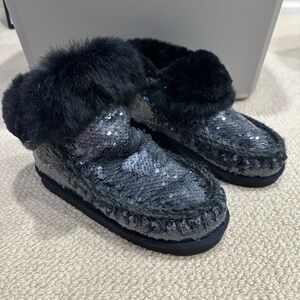 Mou Black Sequin Fur Trim Shoes